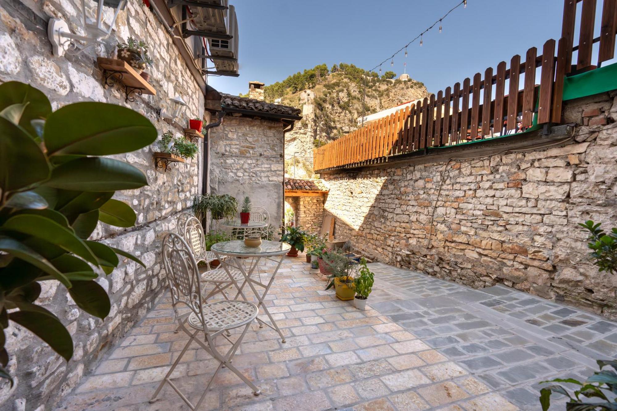 The Well House - Unesco Μπεράτ Εξωτερικό φωτογραφία